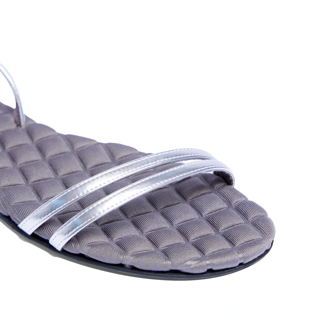 FAYE Vegan open-toe Flat sandals with ultra-thin straps | AERA